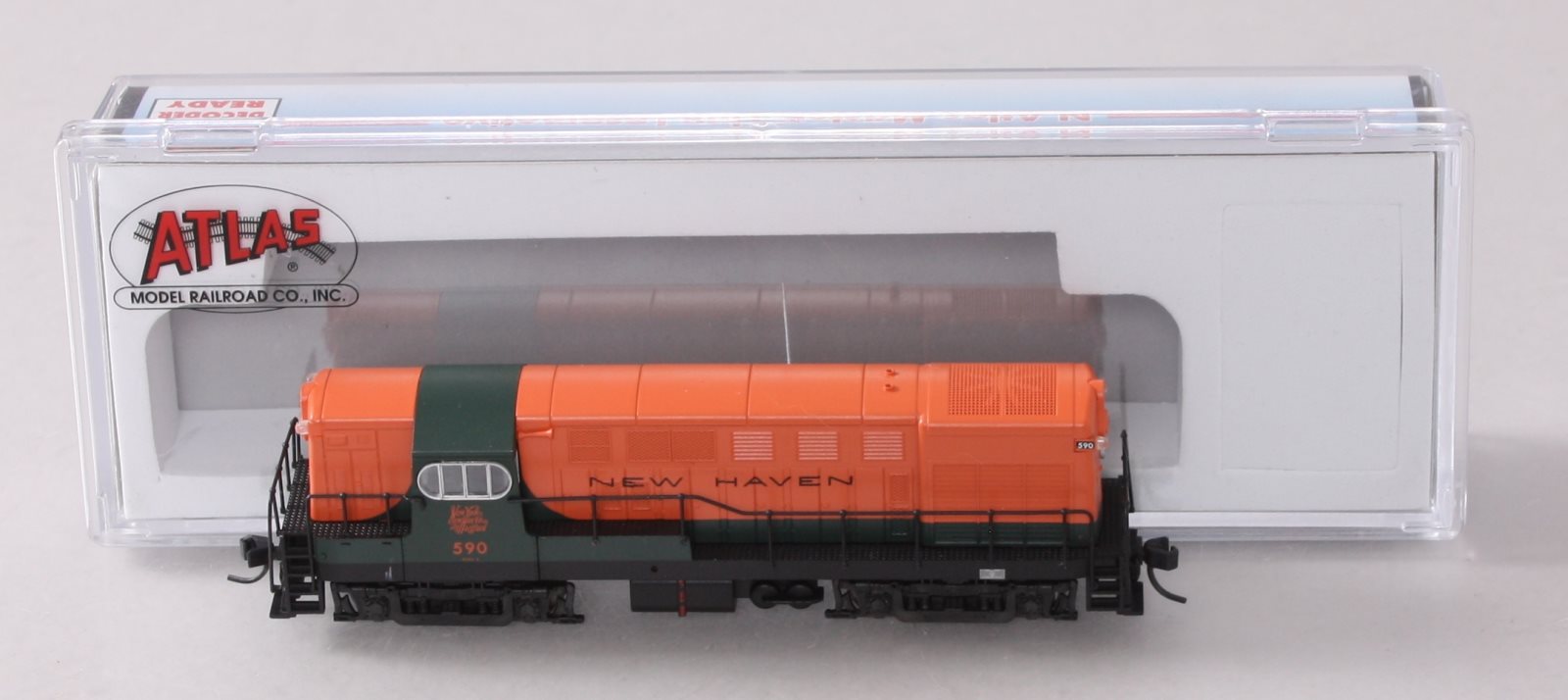 Atlas 40001857 N Scale New Haven H16-44 Diesel Locomotive #590