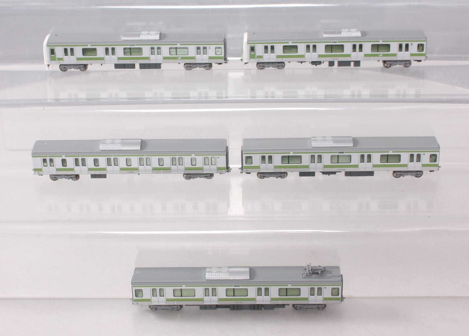 Kato 10-261 N Yamanote Line Color Commuter Train - 5 Car Set – Trainz