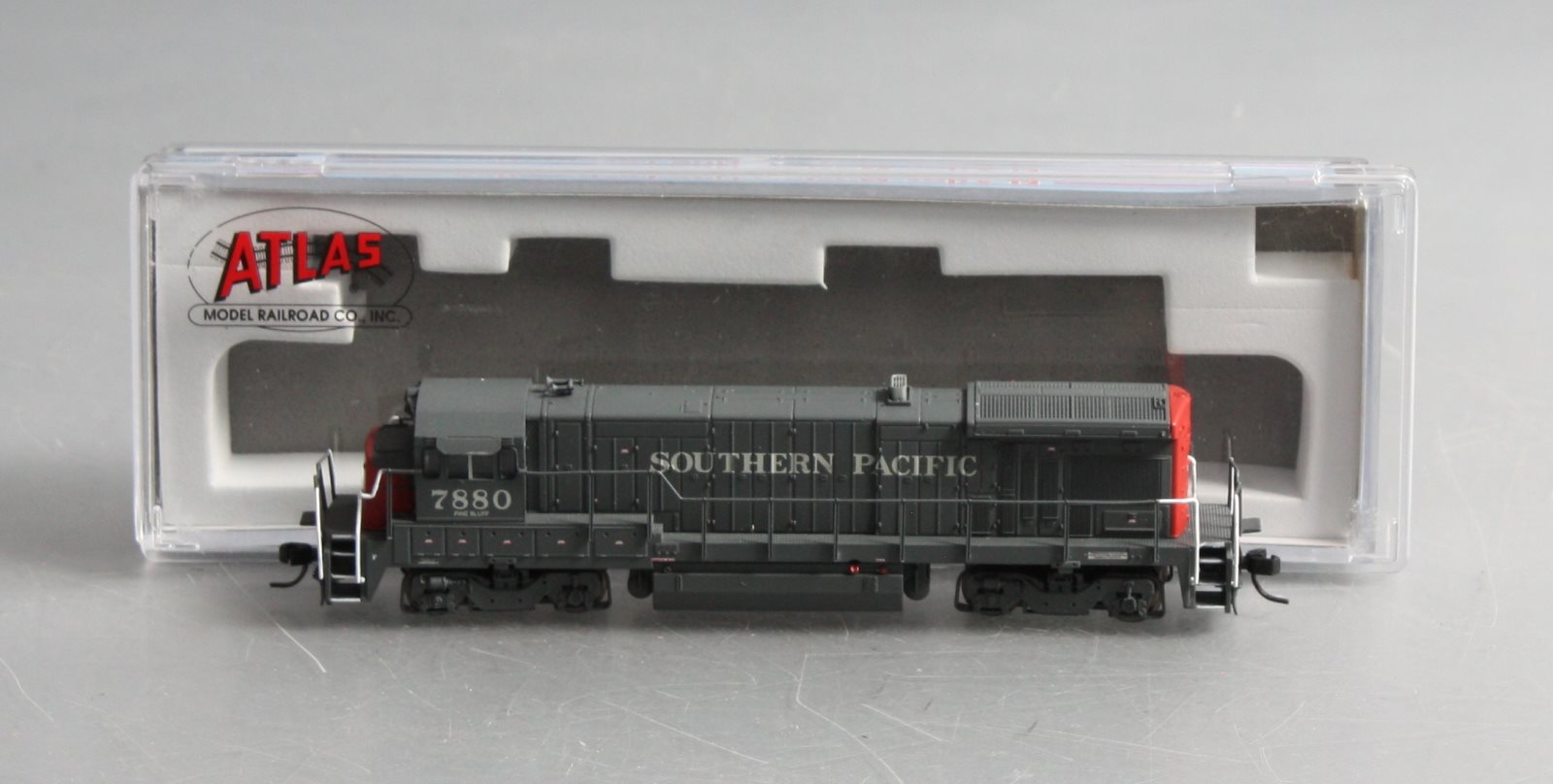 Atlas 40002424 N Southern Pacific B30-7 Low Nose Diesel Locomotive