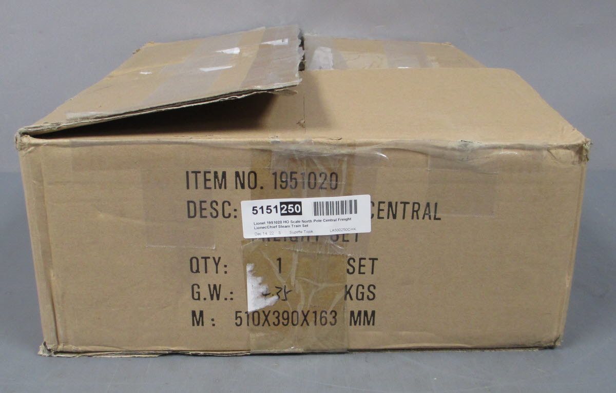 Lionel 1951020 HO Scale North Pole Central Freight LionecChief Steam Train Set