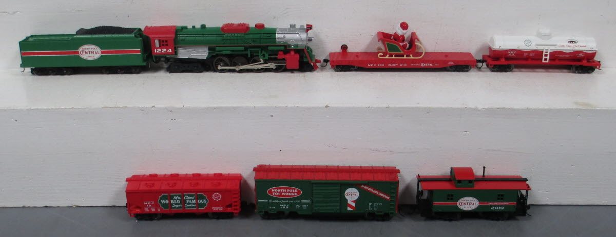 Lionel 1951020 HO Scale North Pole Central Freight LionecChief Steam Train Set