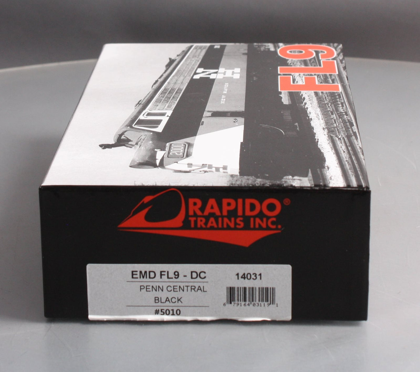 Rapido Trains 14031 HO Penn Central EMD FL9 - Standard DC #5010
