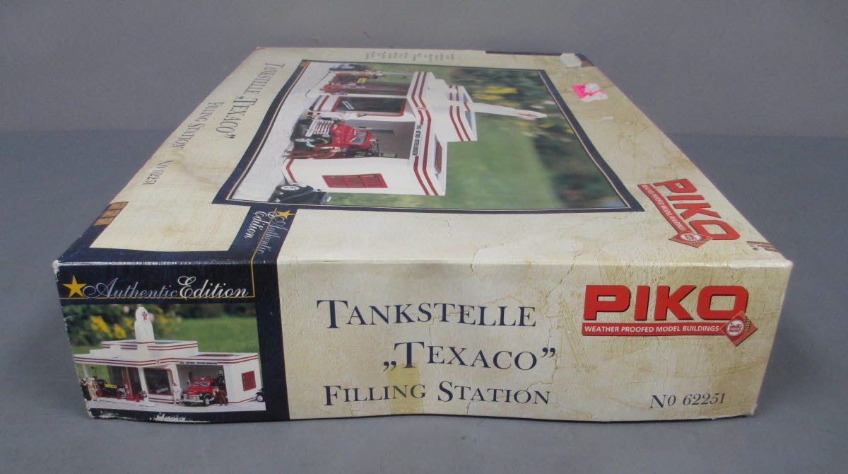 Piko 62251 G Scale Texaco Filling Station Authentic Edition Kit