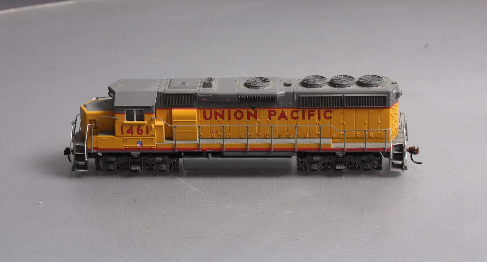 HO Scale Athearn, F7-A Diesel Locomotive, Northern Pacific, Green, #6011 - 3229 HO Scale Athearn, F7-A Diesel Locomotive, Northern Pacific, Green, #6011 - 3229