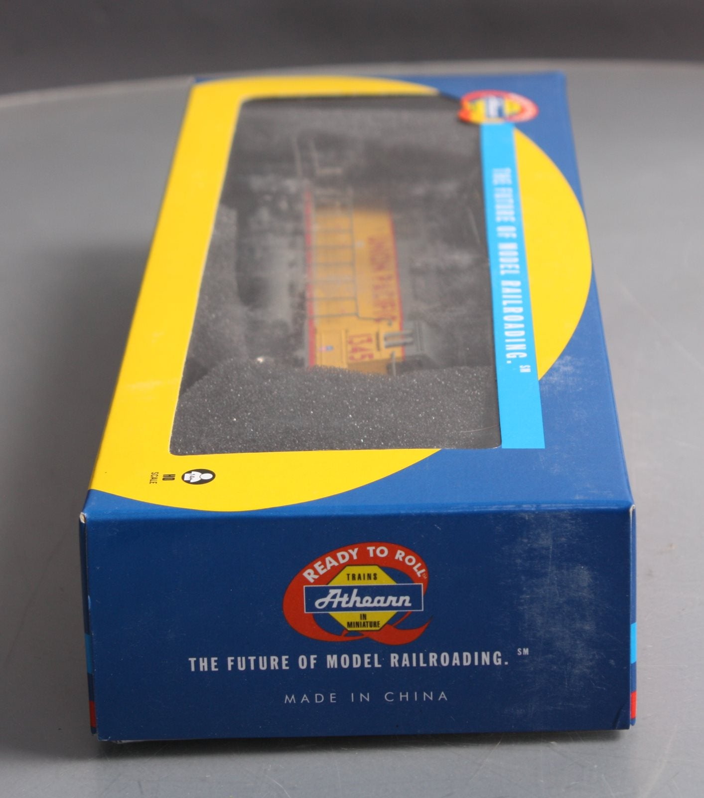 Athearn 89758 HO Union Pacific Ready to Run GP40-2 Diesel Locomotive #1345