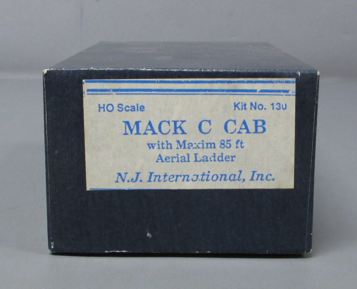 NJ International 130 1:87 BRASS Mack C Cab W/Maxim 85 Ft Aerial Ladder Truck Kit