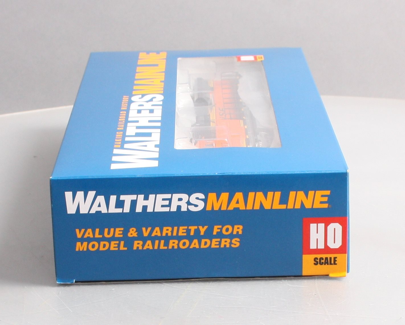 Walthers 910-9813 HO Burlington Northern Santa Fe EMD SD70ACe #9383