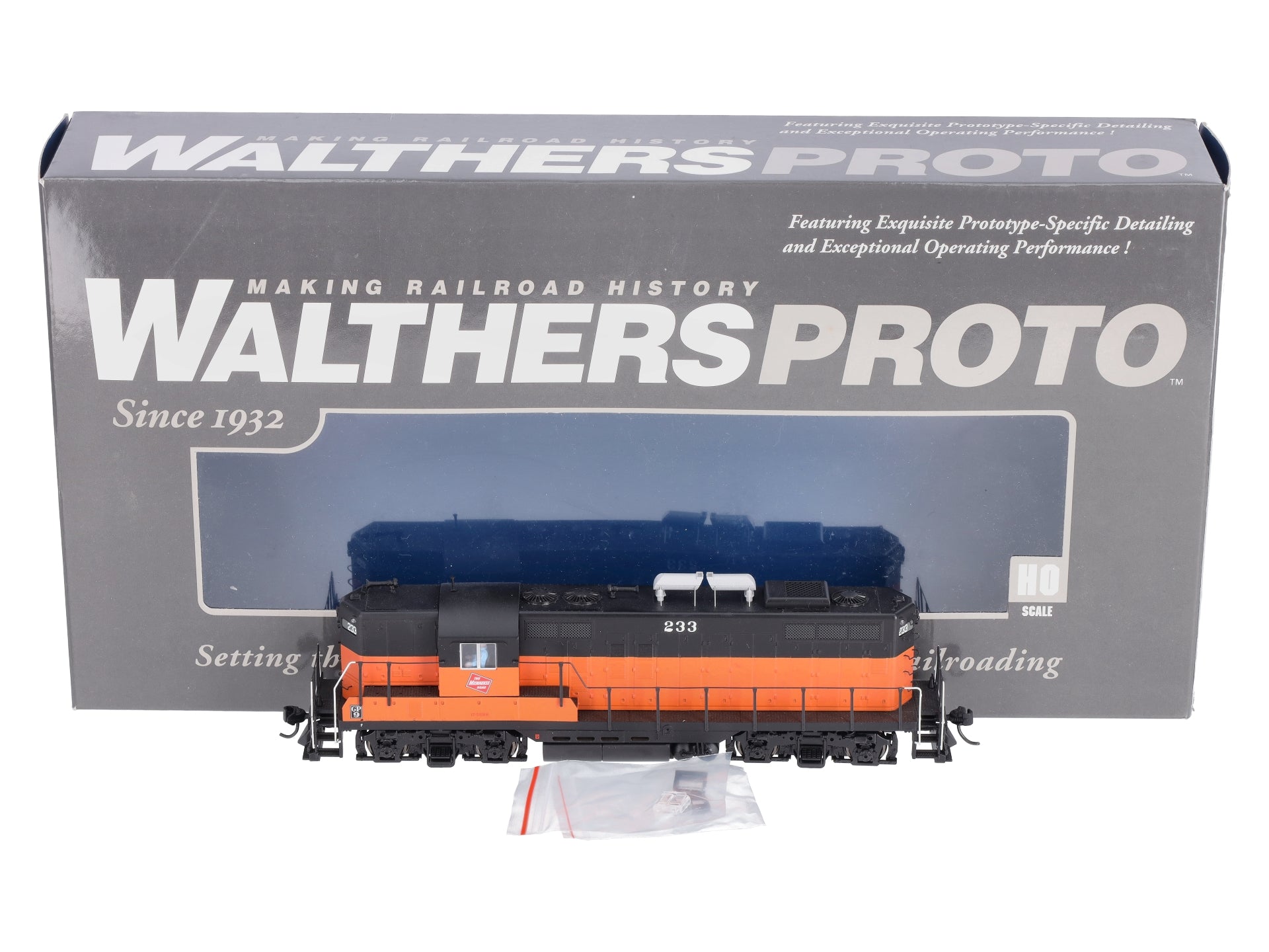 Walthers 920-47879 HO Scale Milwaukee Road EMD GP9 Diesel