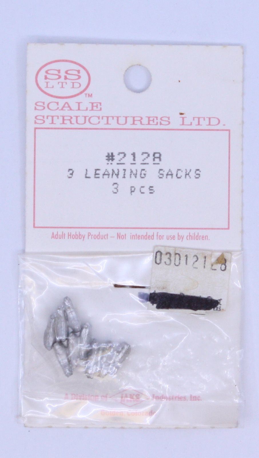 Scale Structures 2128 3 leaning sacks 3/2