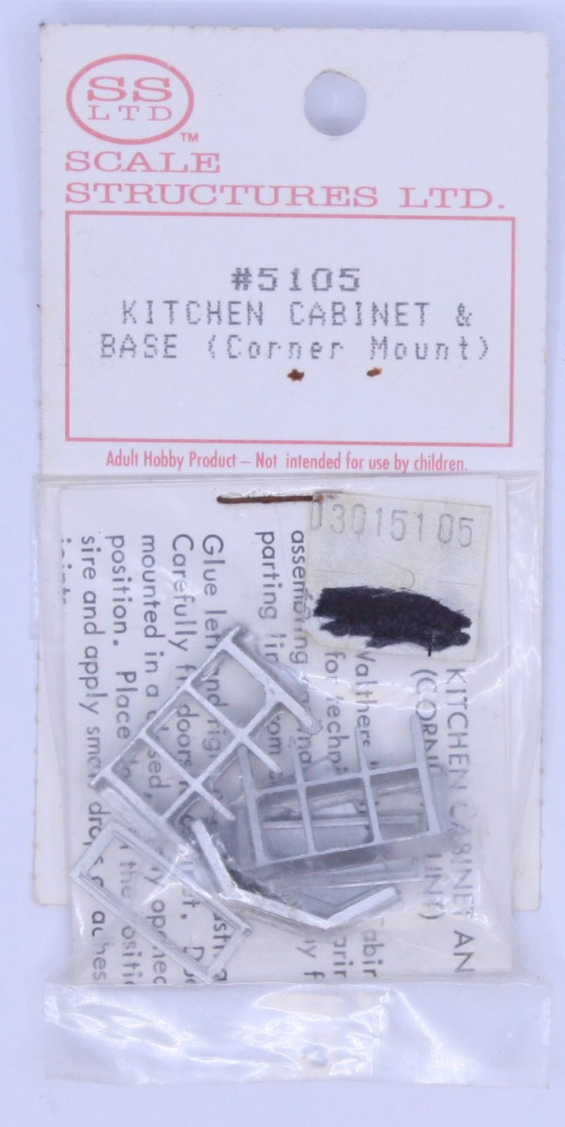 Scale Structures 5105 HO Scale Kitchen Cabinet and Base (Corner Mount)