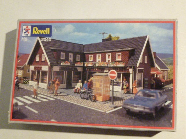 Revell 2040 HO Small Shopping Center Building Kit
