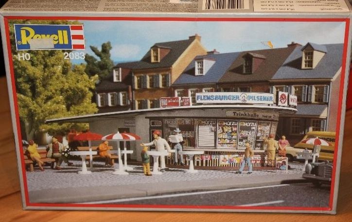 Revell 2083 HO Trinkhalle Kiosk Building Kit