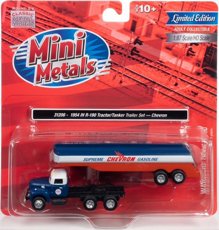 Classic Metal Works 31206 HO Chevron 1954 IH R-190 Tractor/Tanker Trailer Set