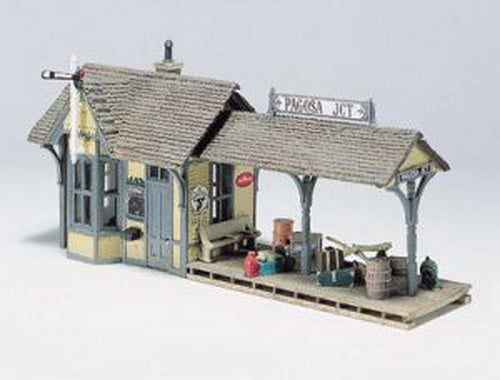 Woodland Scenics D239 HO Scenic Details Flag Depot Building Kit