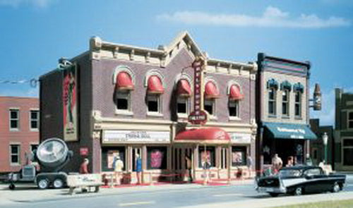 DPM 40300 HO Entertainment District Belvidere Theatre&Bottums Up BarBuilding Kit