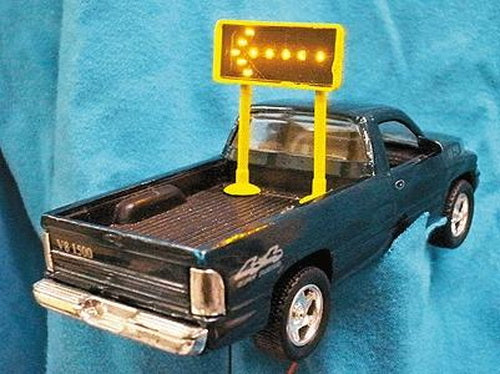 Miniatronics 80-002-01 HO Roadside Transportable Double Flashing Arrow
