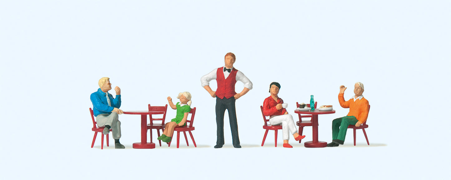 Preiser 10786 HO Seated Diners & Waiter Figures w/Table & Chairs (Set of 5)
