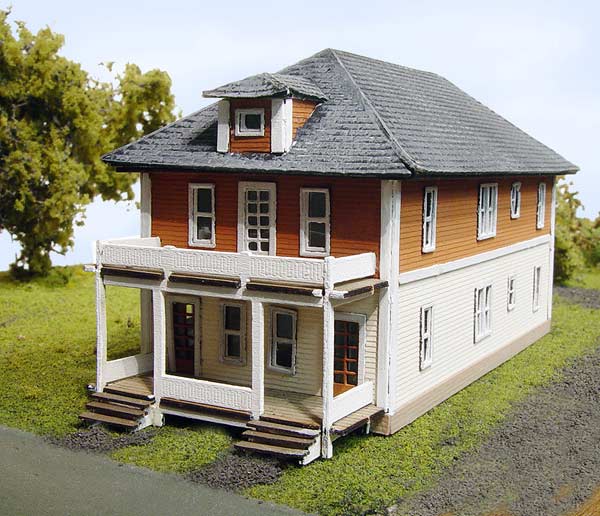 Branchline 827 Beverly 2 Family House