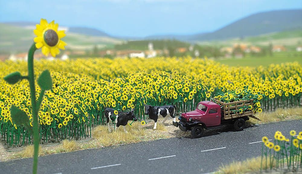 Busch 6003 HO Sunflower Field Kit (Pack of 60)