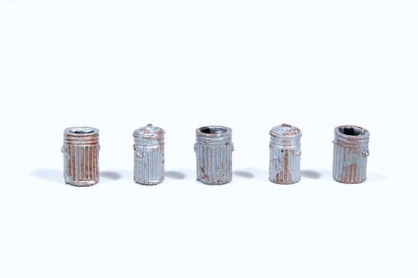 JL Innovative Design 718 HO Scale Rusted Garbage Cans (Set of 5)