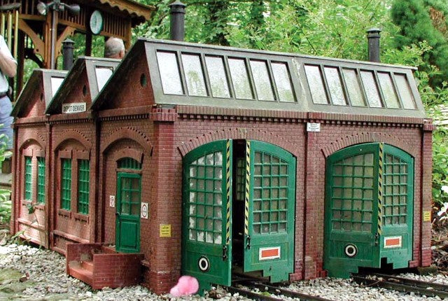 Piko 62001 G Scale Locomotive Shed Building Kit
