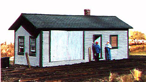American Model Builders 118 HO Scale Laser Art RR Supply Building 4.9x2.6" Kit