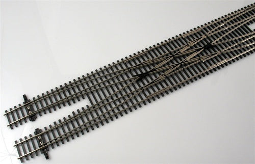 Walthers 948-8812 HO Scale Code 83 # 6 Double Crossover