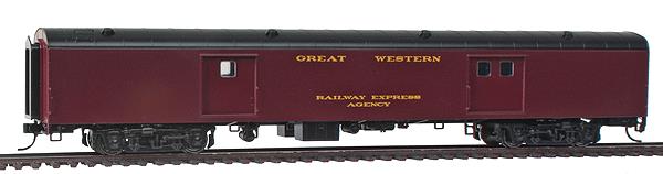 Walthers 932-15052 HO CGW 73' Pullman-Standard Streamlined Baggage Car