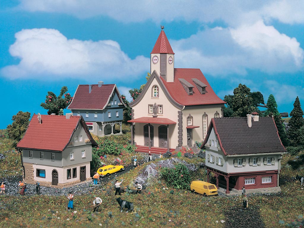 Vollmer 9555 Z Scale Village Set w/Church