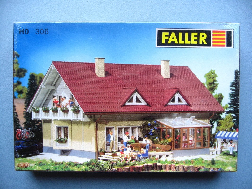 Faller 306 HO Semi Detached House Building Kit – Trainz