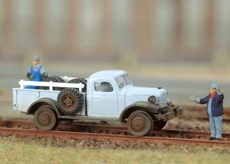 Busch 44008 RED 1:87 Fargo Power Wagon 4x4 Pickup