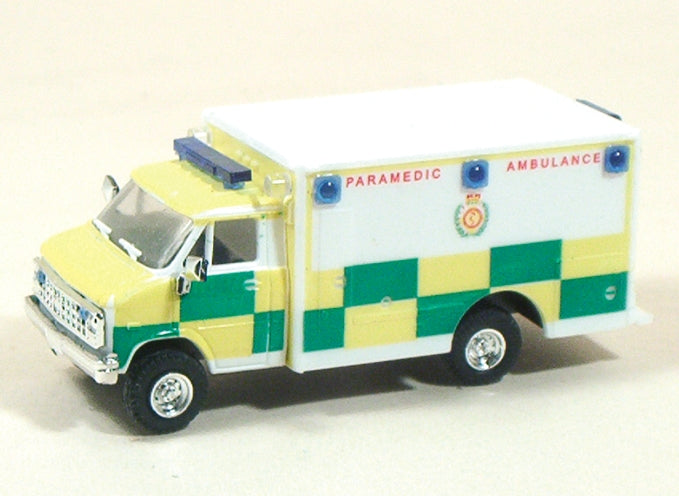 Trident Miniatures 90203 1:87 Chevrolet Box Van GB Paramedic