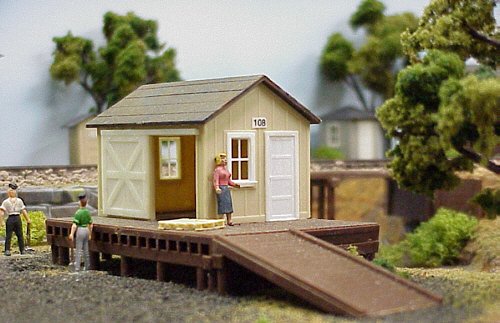 AM Models 108 HO Williamsburg Freight Station with Platform Kit