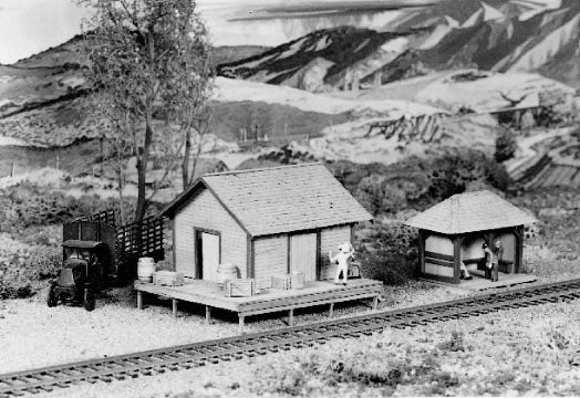 Campbell Scale Models 442 HO Freight House & Passenger Shelter Kit