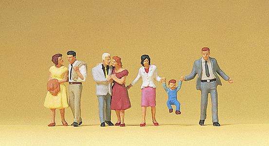 Preiser 10514 HO Walking Couples Figures (Set of 7)