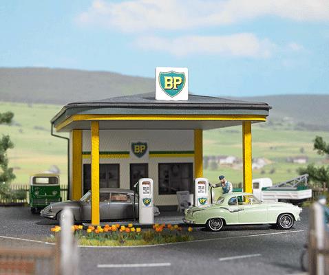 Busch 1577 1950s - 1960s BP Gas Station Kit
