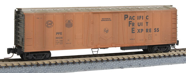 MicroTrains 54944010 Z Pacific Fruit Express 51' Rib-Side Mechanical Reefer