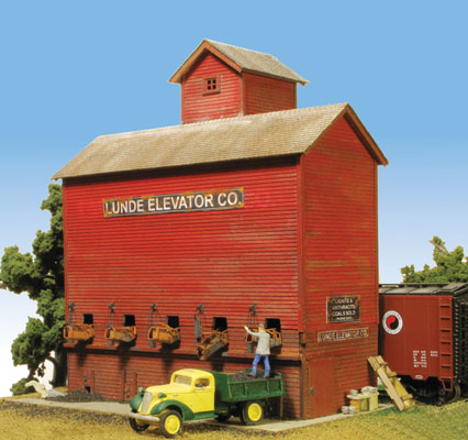 Monroe Models 2215 HO Lunde Coal Elevator Kit