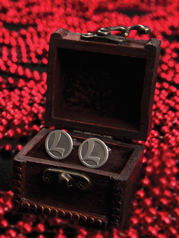 Lionel 9-41042 Pewter Lionel 'L" Cuff Links in Wood Box