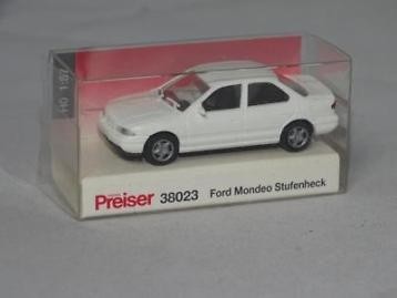 Preiser 38023 HO Ford Mondeo Sedan - White