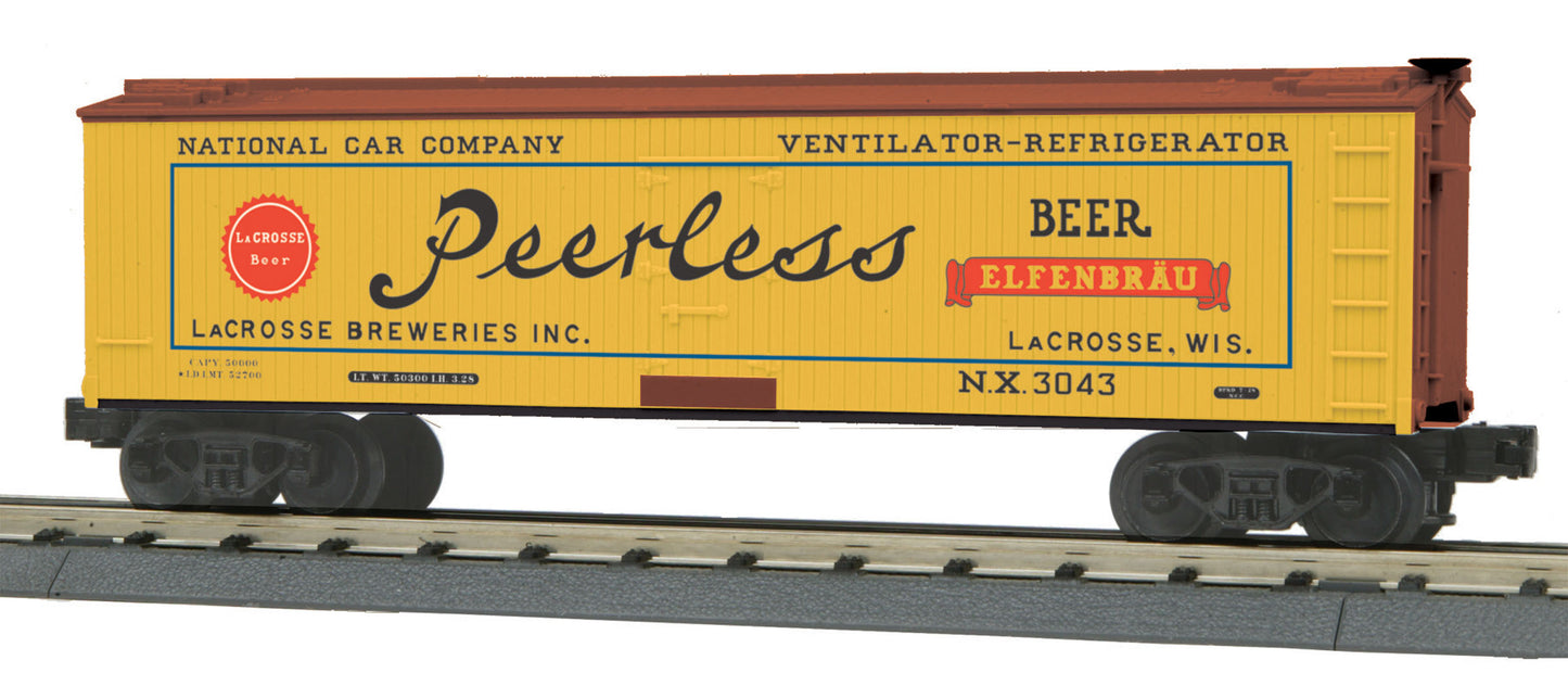 MTH 30-78176 O LaCross Breweries 40' Woodsided Reefer Car #3043