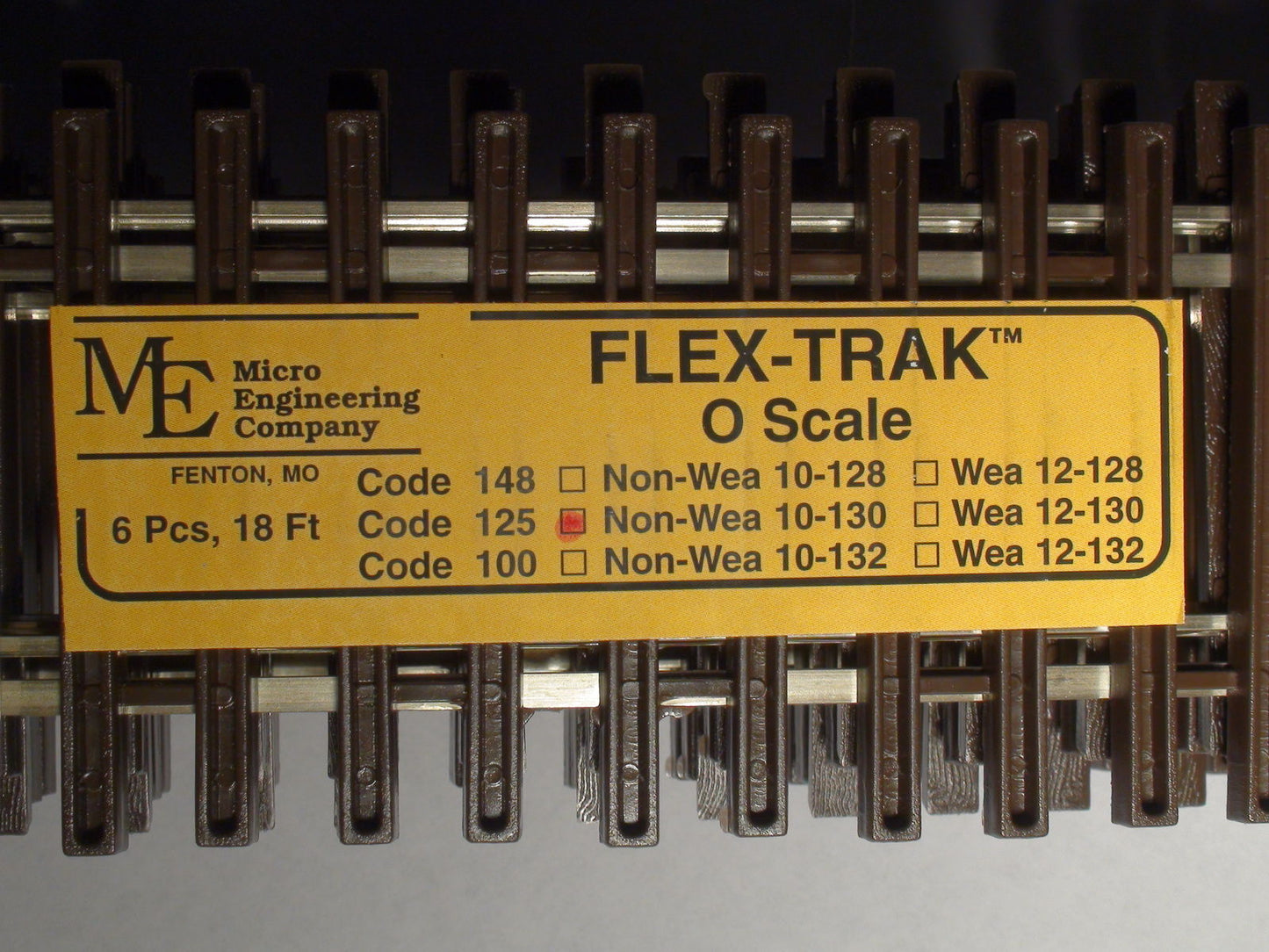 Micro Engineering 10-130 O Code 125 36" Non-Weathered Flex-Track (Pack of 6)