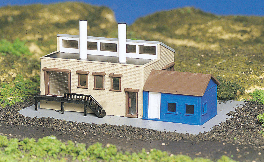 Bachmann 45902 N Plasticville Assembled Factory