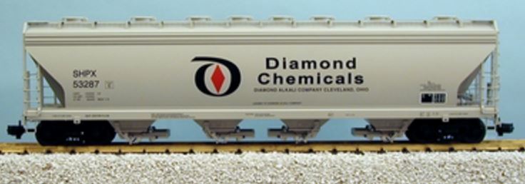 USA Trains 14123 G Diamond Plastics 4-Bay Center Flow Hopper (Metal Wheels)