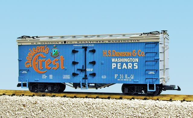 USA Trains R16319 G Crest, Washington, Pears Woodsided Refrigerator Car