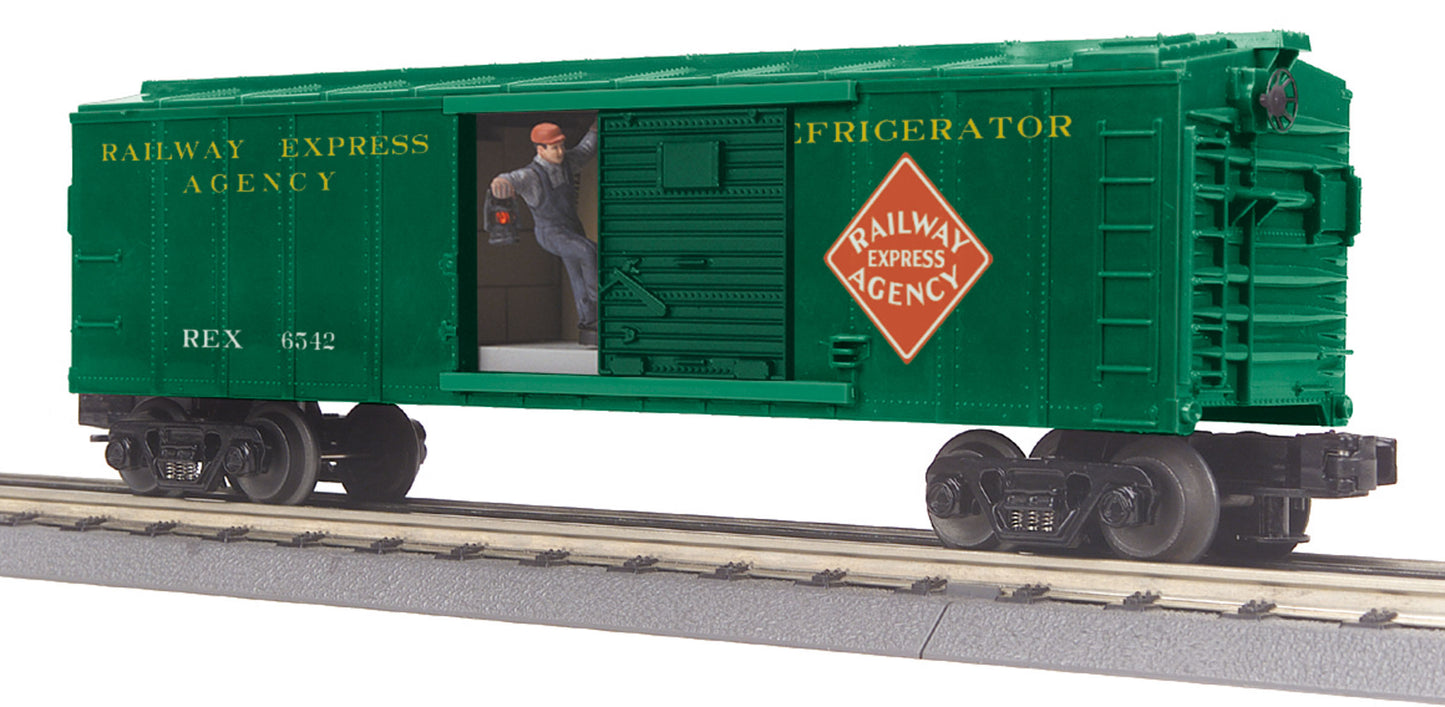MTH 30-79475 O Railway Express Agency Operating Boxcar with Signal Man #6542