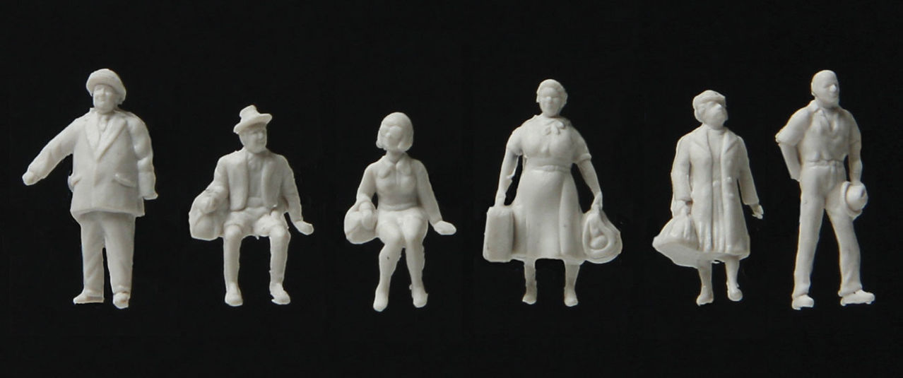 Walthers 949-6052 HO Unpainted Traveling Plastic Figures (Set of 72)