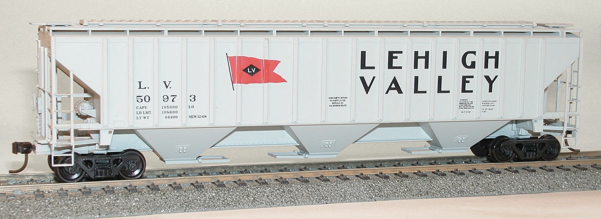 Accurail 6513 HO Lehigh Valley Pullman Standard-4750 3-Bay Covered Hopper Kit