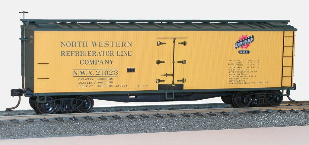 Accurail 12269 HO Chicago & North Western NWX 40' Wood Reefer Kit (2)