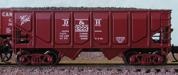 Bluford Shops 62011 N D&H USRA 30' 6" 2-Bay Panel-Side Hopper with Load #3223
